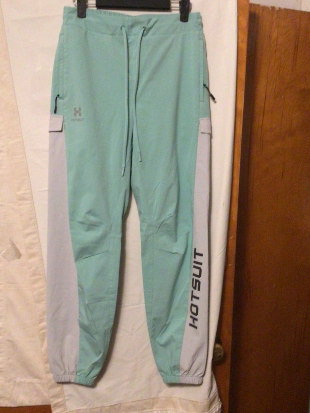 HOT SUIT retro style jogger with pockets on leg. SZ M